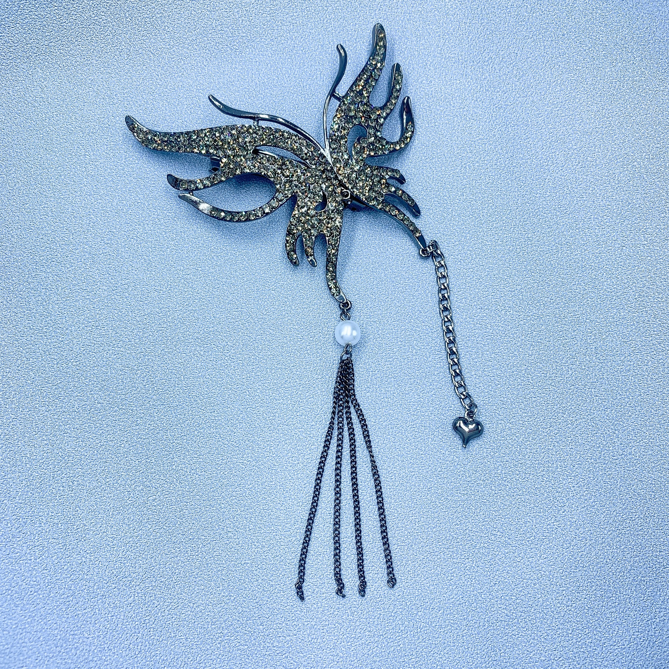 The popular butterfly tassel spring clip is a beautiful and romantic Han Xu accessory Application Scenario