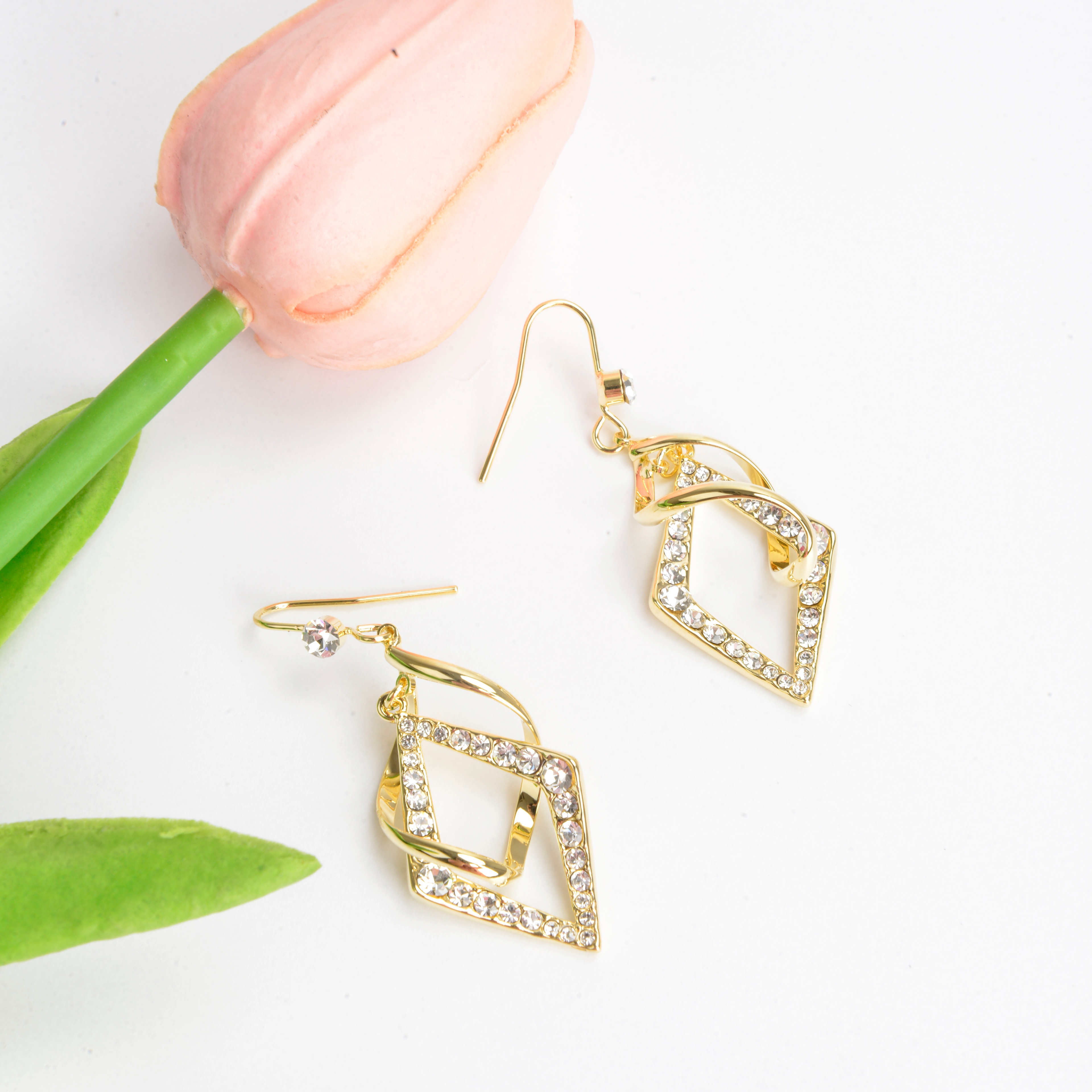 新品耳环小众设计高级感网红耳饰女防过敏925银针双菱形带钻耳环详情1