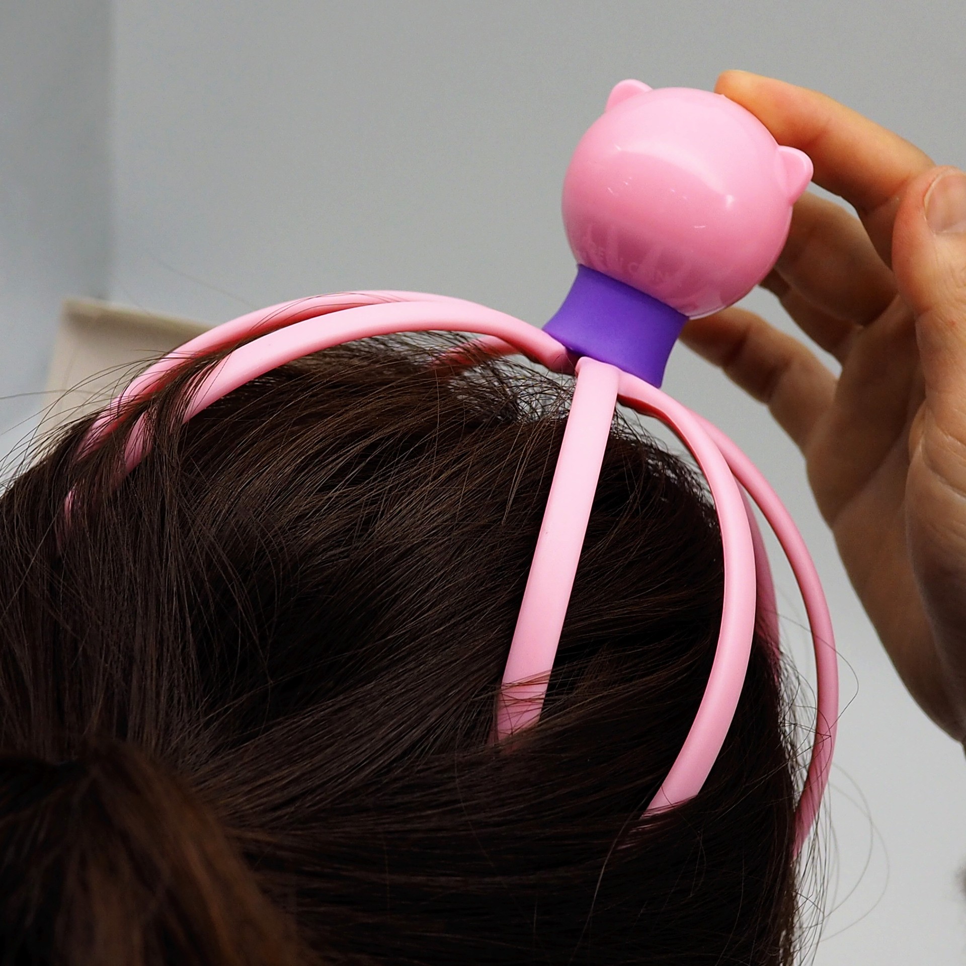 Head massager, eight-claw ball scalp massage, claw head relaxation wonder, steel ball head massage wholesale Application Scenario