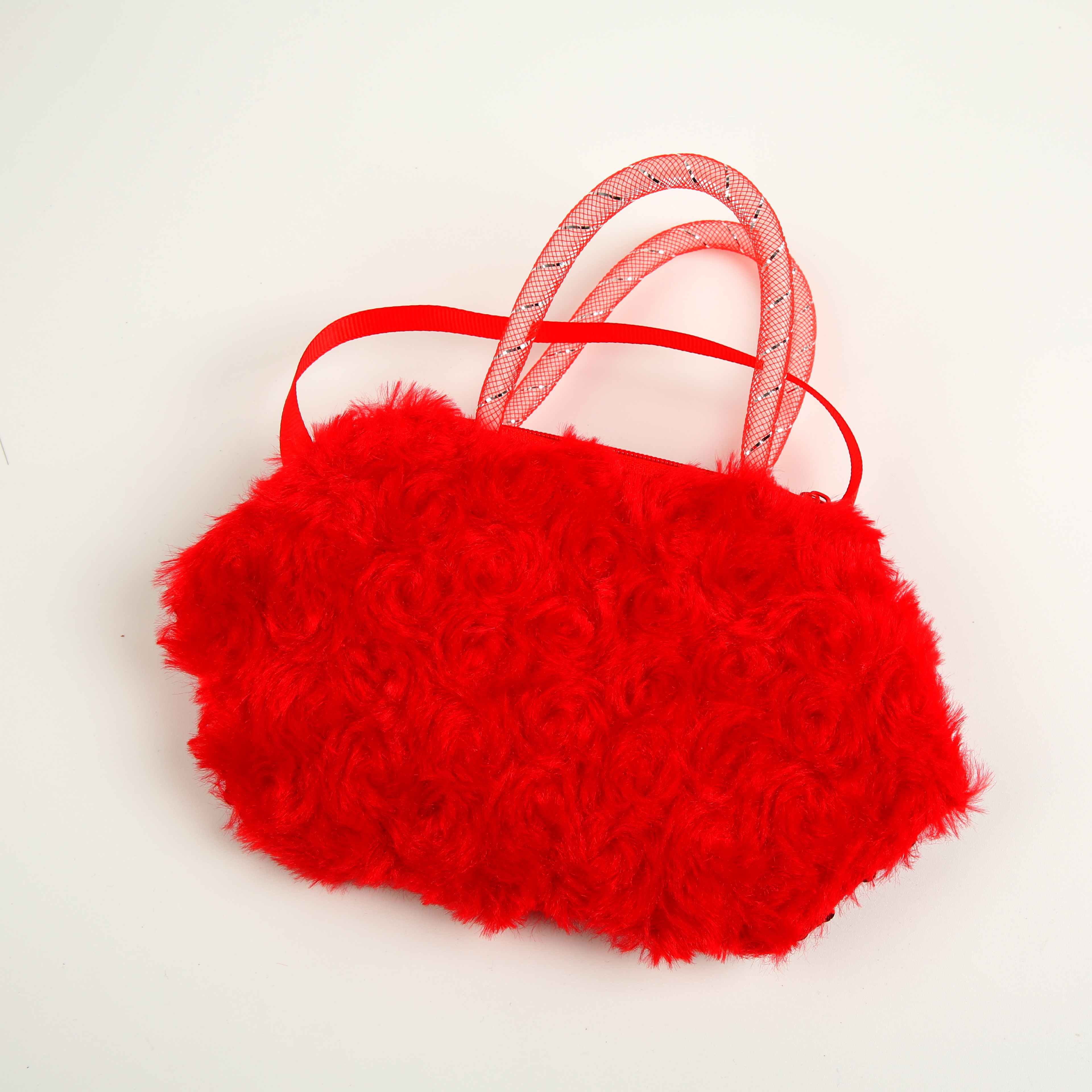 2022 Red sequined diamond-shaped small bag, sequined girls' cute hand-held crossbody bag, children's bag factory direct sales Application Scenario