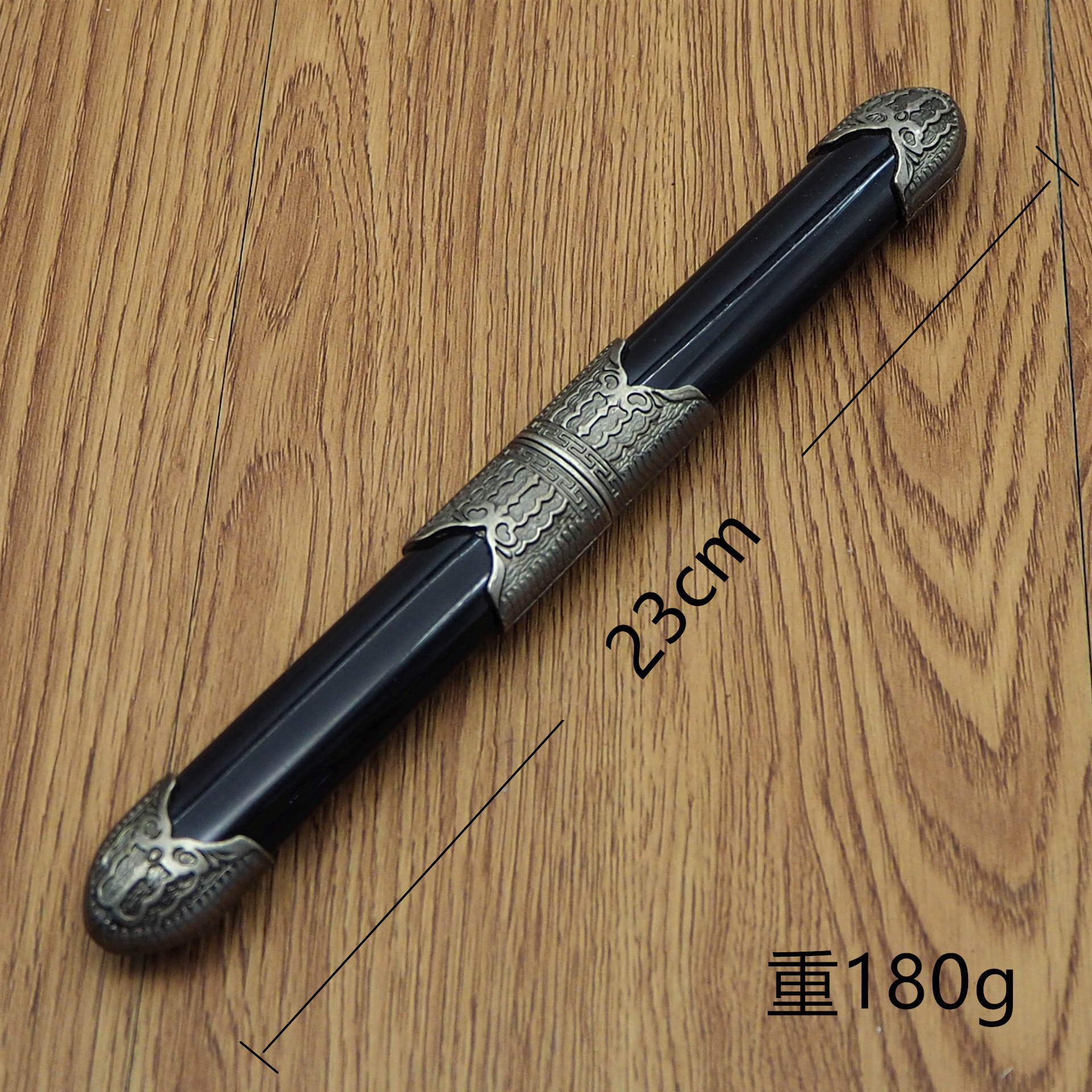 Factory direct sales of small double swords, metal craft swords, iron swords, and precious swords for warding off evil spirits. Wholesale of unopened swords Application Scenario