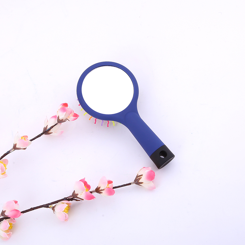 New fashionable Japanese and Korean popular beauty comb, hair comb, massage comb, airbag comb, rainbow curved needle, non-pulling hair, elastic paint 41 Application Scenario