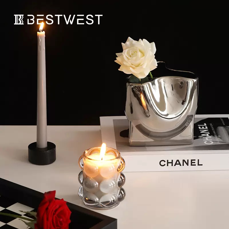 Creative electroplated vase, silver mirror finish, stainless steel texture, home decoration item, living room dining table, light luxury flower vase details Picture