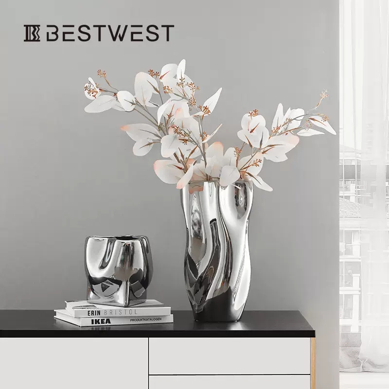 Creative electroplated vase, silver mirror finish, stainless steel texture, home decoration item, living room dining table, light luxury flower vase Specification image