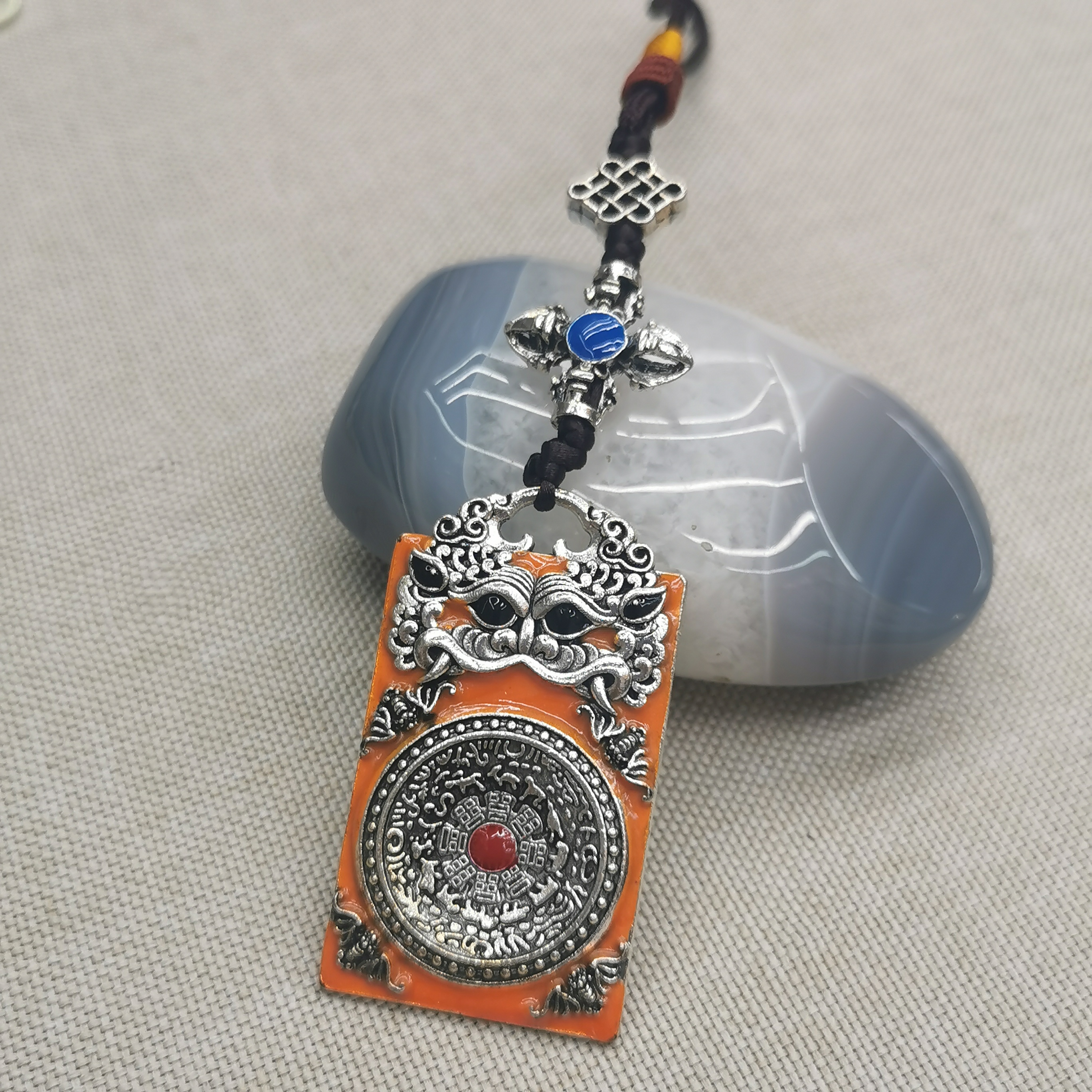 قلادة ملفوفة من 12 لوحة ملونة Item Picture