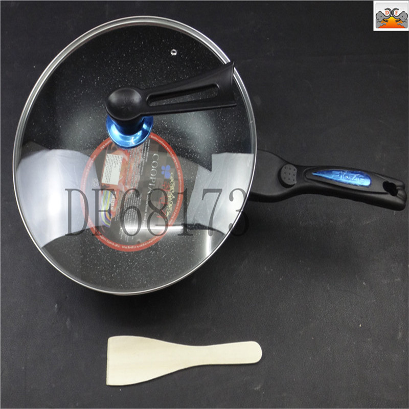 DF68173 Non-stick pan tourmaline uncoated wok Non-stick pan household cooking wok smokeless pan e-commerce DF Trading House Application Scenario