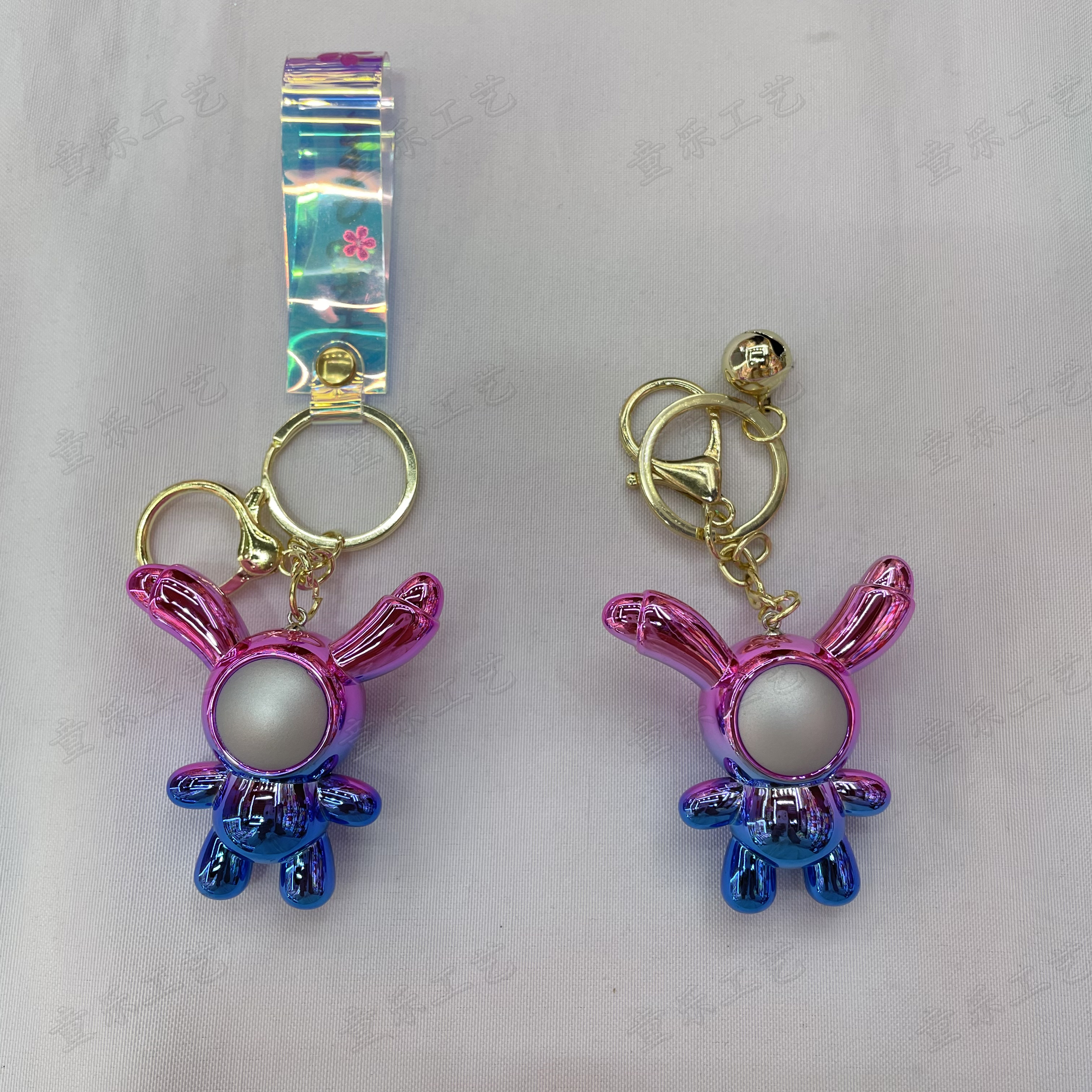 Creative and exquisite keychain cartoon key accessory for the Year of the Rabbit, three-dimensional rabbit pendant details Picture