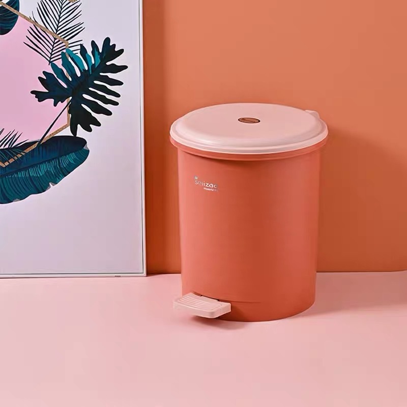 脚踏垃圾桶细节图
