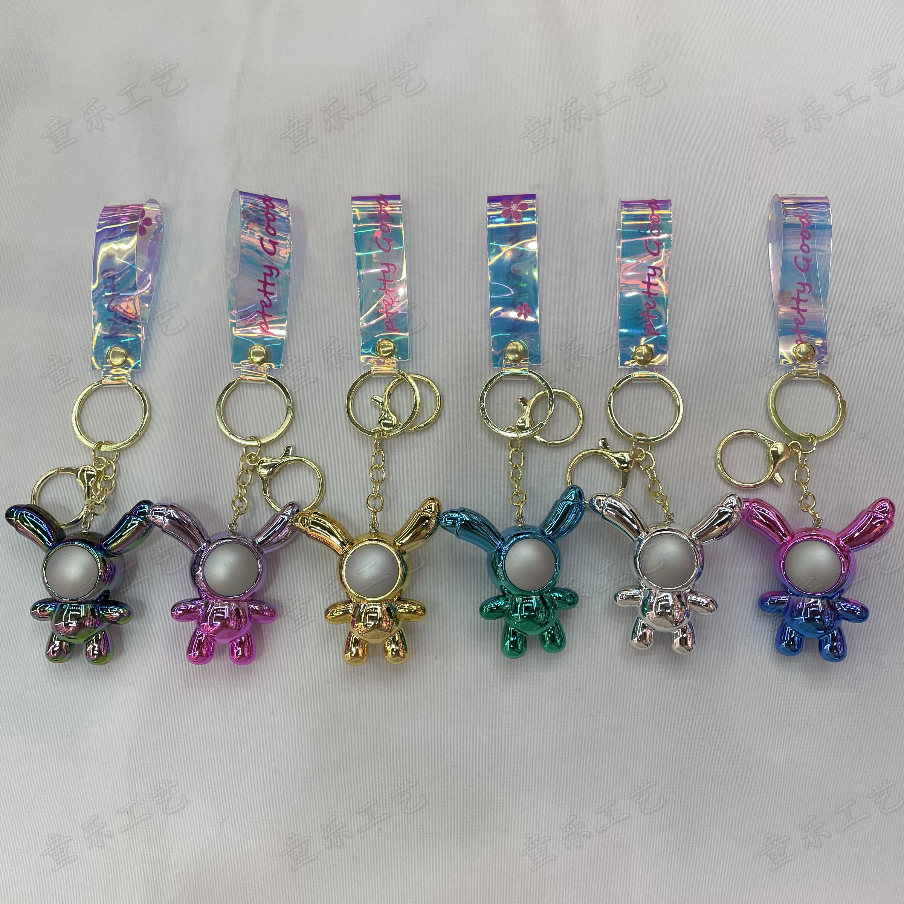 Creative and exquisite keychain cartoon key accessory for the Year of the Rabbit, three-dimensional rabbit pendant