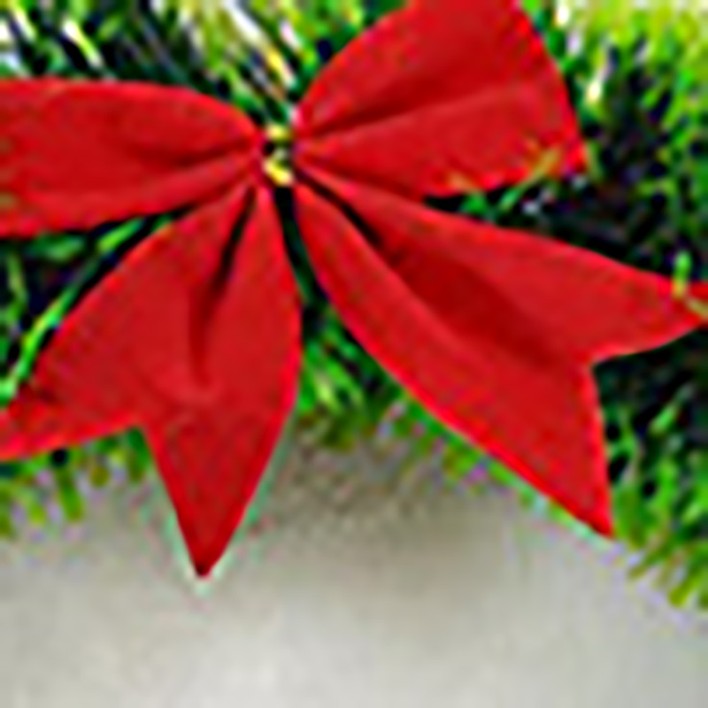 The new style of rubia ink-colored striped flower wreath with white and green edges and a bow is suitable for hanging on doors, hotels, shopping malls, store Windows and Christmas decorations Application Scenario