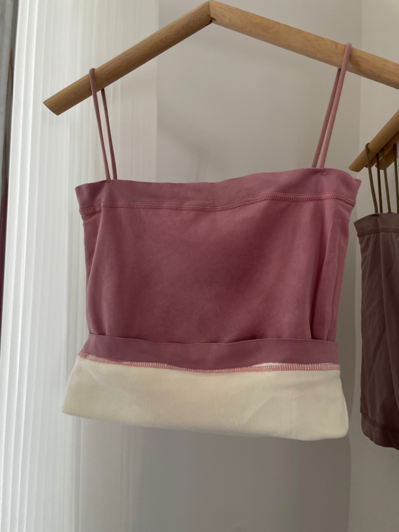 A knitted halter top for women in autumn and winter can be paired with a fleece, thickened, and strapless short base layer Item Picture