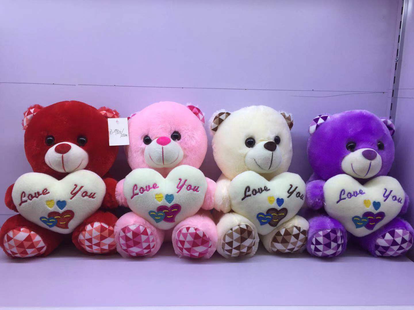 Toy figurines, foreign trade heart-hugging bears