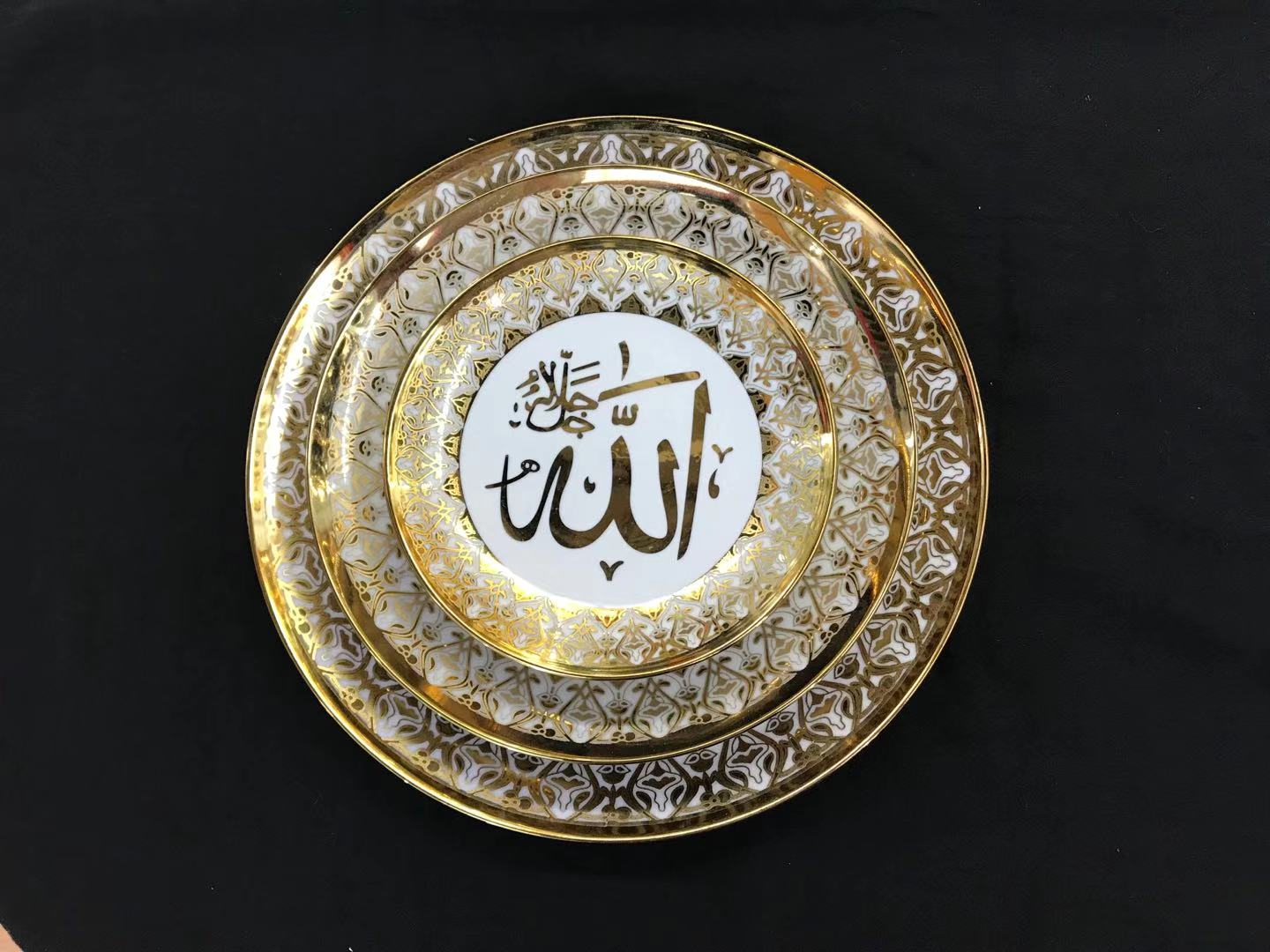 Ceramic Aven plate ornament