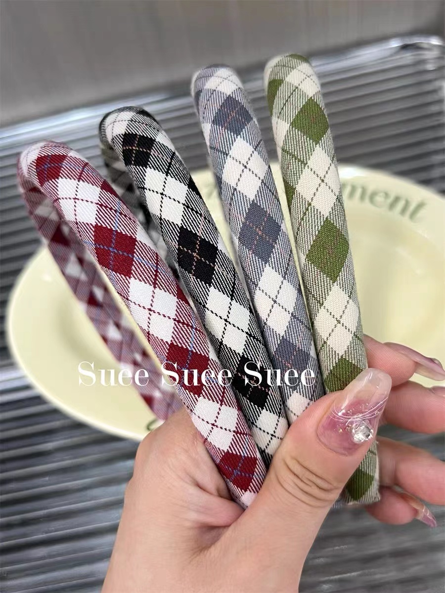 The new colorful retro checkered pattern hair band from Dongdaemun, South Korea, features a fresh and sweet sponge wide-edge height-increasing headband details Picture