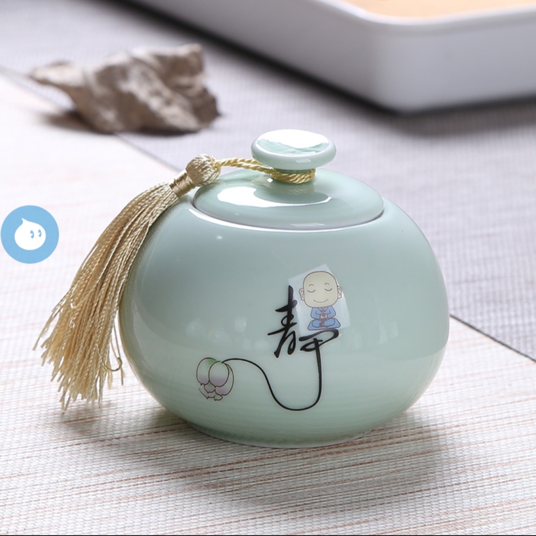 Kunkun Ceramics Small Celadon Zen Words Ceramic Tea Canister 053 Application Scenario