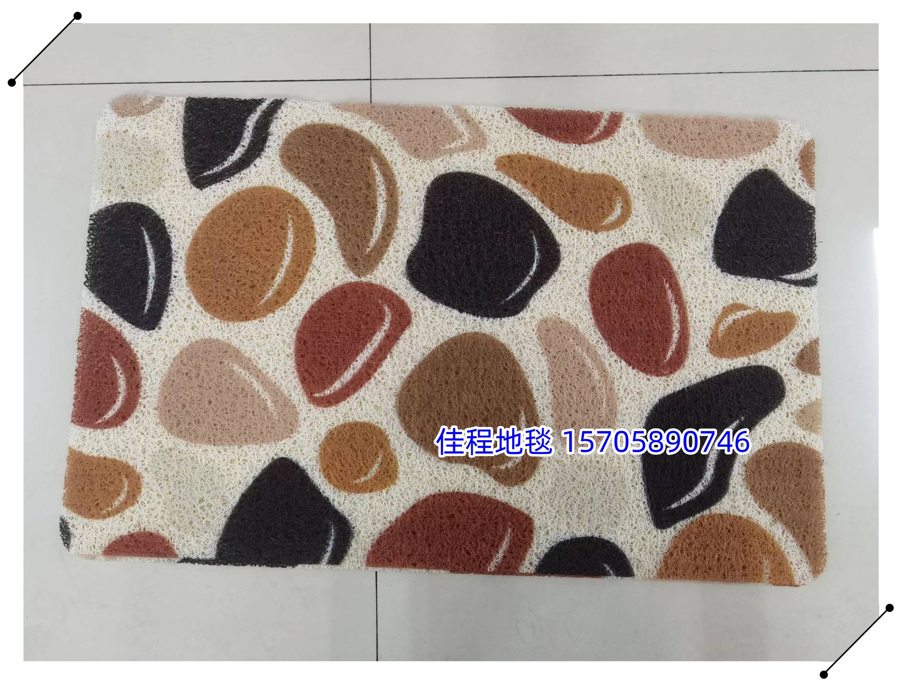 PVC3D printed floor MATS, anti-slip floor MATS, floor MATS, carpet, brushed floor MATS, wire rings, spray-printed MATS, foam bathroom MATS, kitchen MATS. The product quality is good with many patterns and excellent spray-printing effects. The size is 38*58cm Specification image