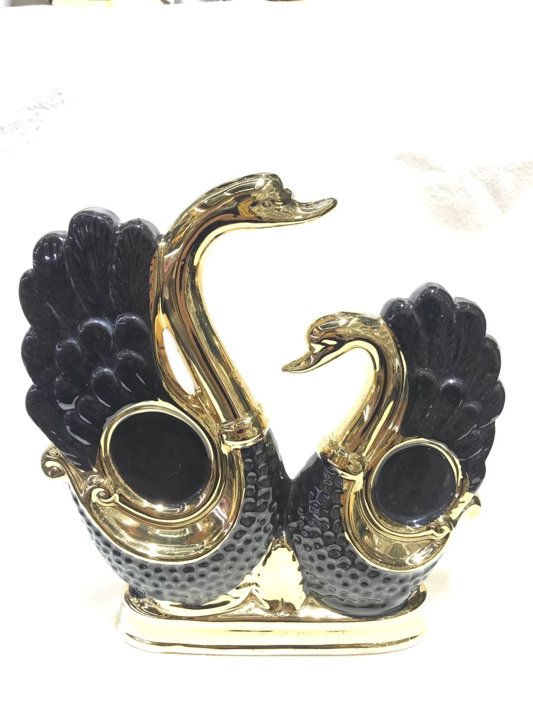 Swan ceramic ornaments details Picture