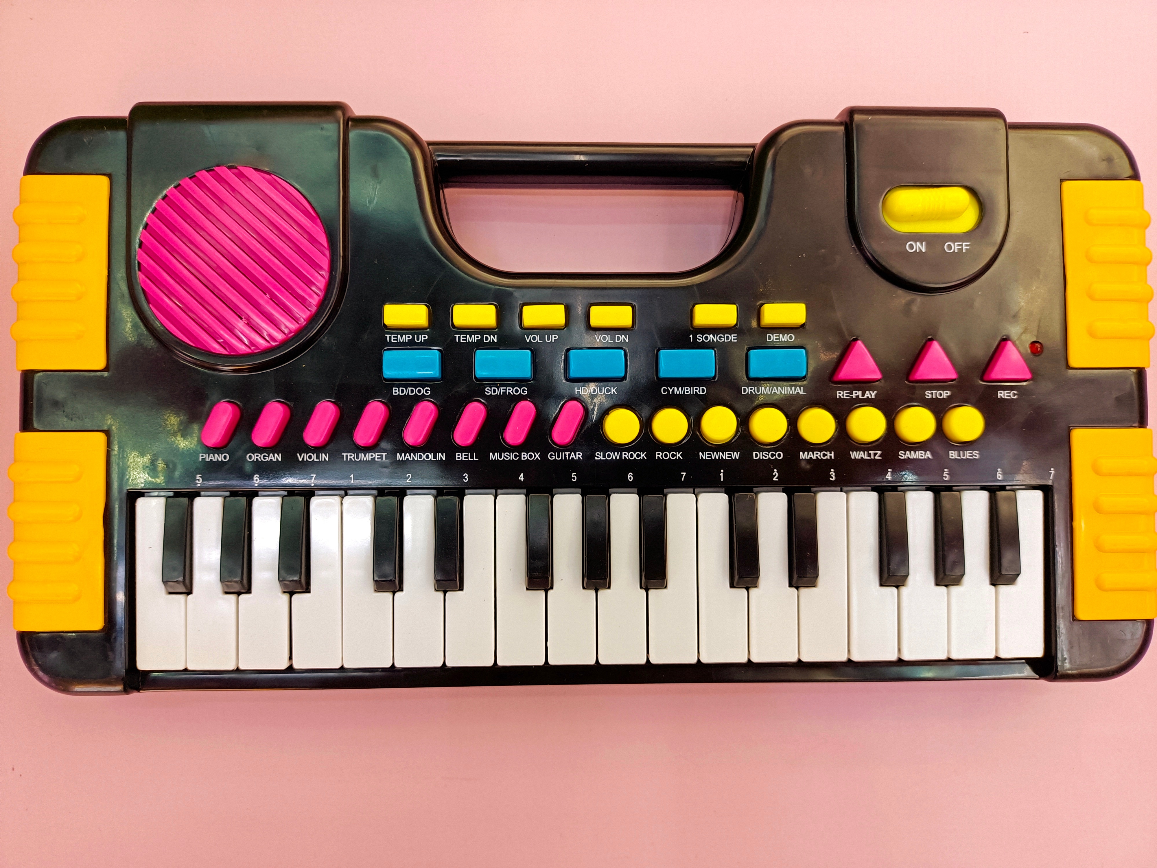 键盘类乐器实物图