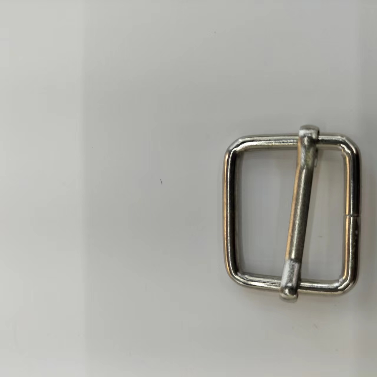 قطع غيار مستحقائب يدوية من المعدن المشبك بالأزرار Specification image