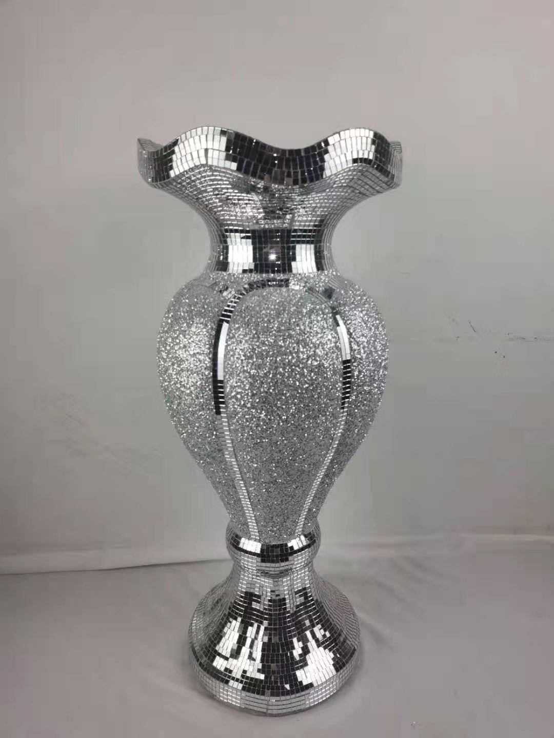 Silver sand platform glass tile vase Application Scenario