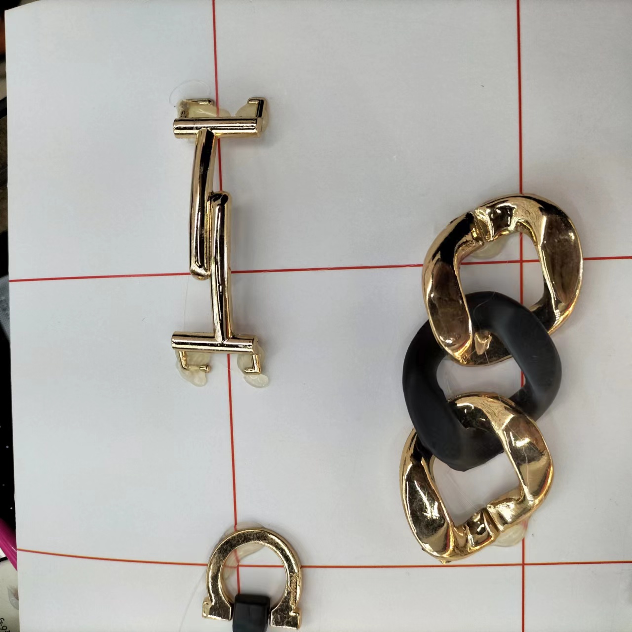 حقائب معدنية تحتوي على أحذية من سلسلة من الأحذية النسائية، أحذية من سبائك الزنك details Picture
