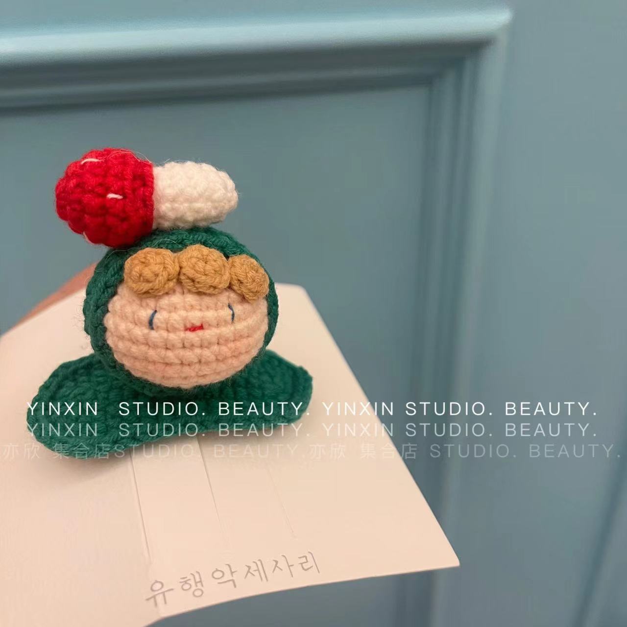 The new autumn knitted woolen hair clips, side bangs clips, cute rabbit ear hair clips, headwear and cartoon bb clips Application Scenario