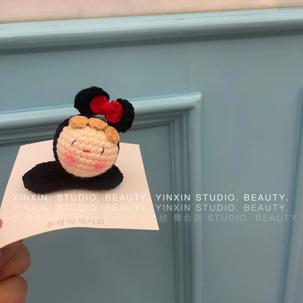 The new autumn knitted woolen hair clips, side bangs clips, cute rabbit ear hair clips, headwear and cartoon bb clips Specification image