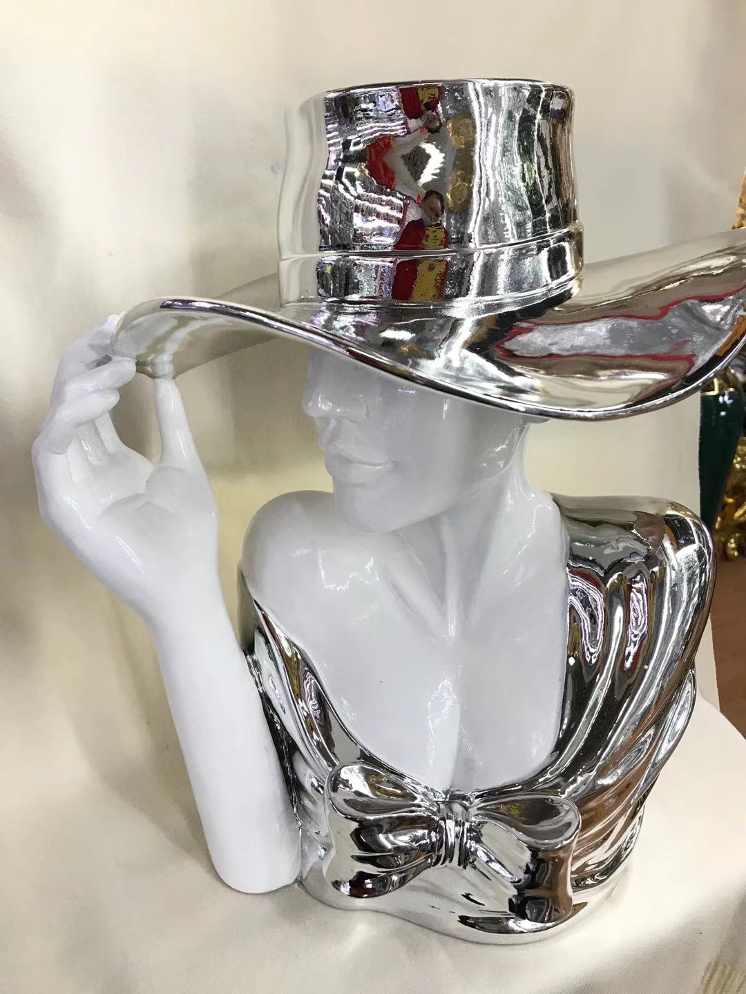 Western-style beauty resin flowerpot