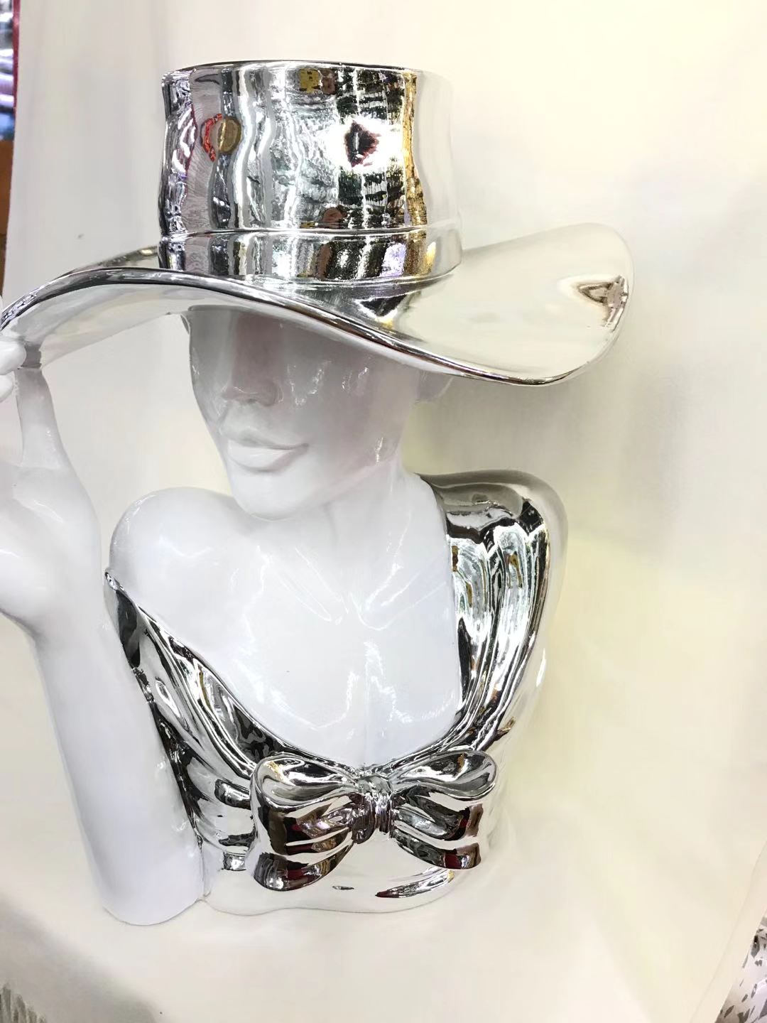 Western-style beauty resin flowerpot details Picture