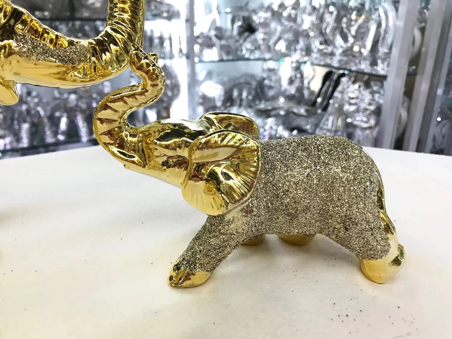 Mother and son elephants living room ornaments Application Scenario