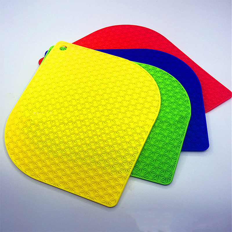 Eco-friendly silicone coasters, creative silicone button coasters, cute anti-slip heat-insulating pads, kitchen bowl and plate pads details Picture