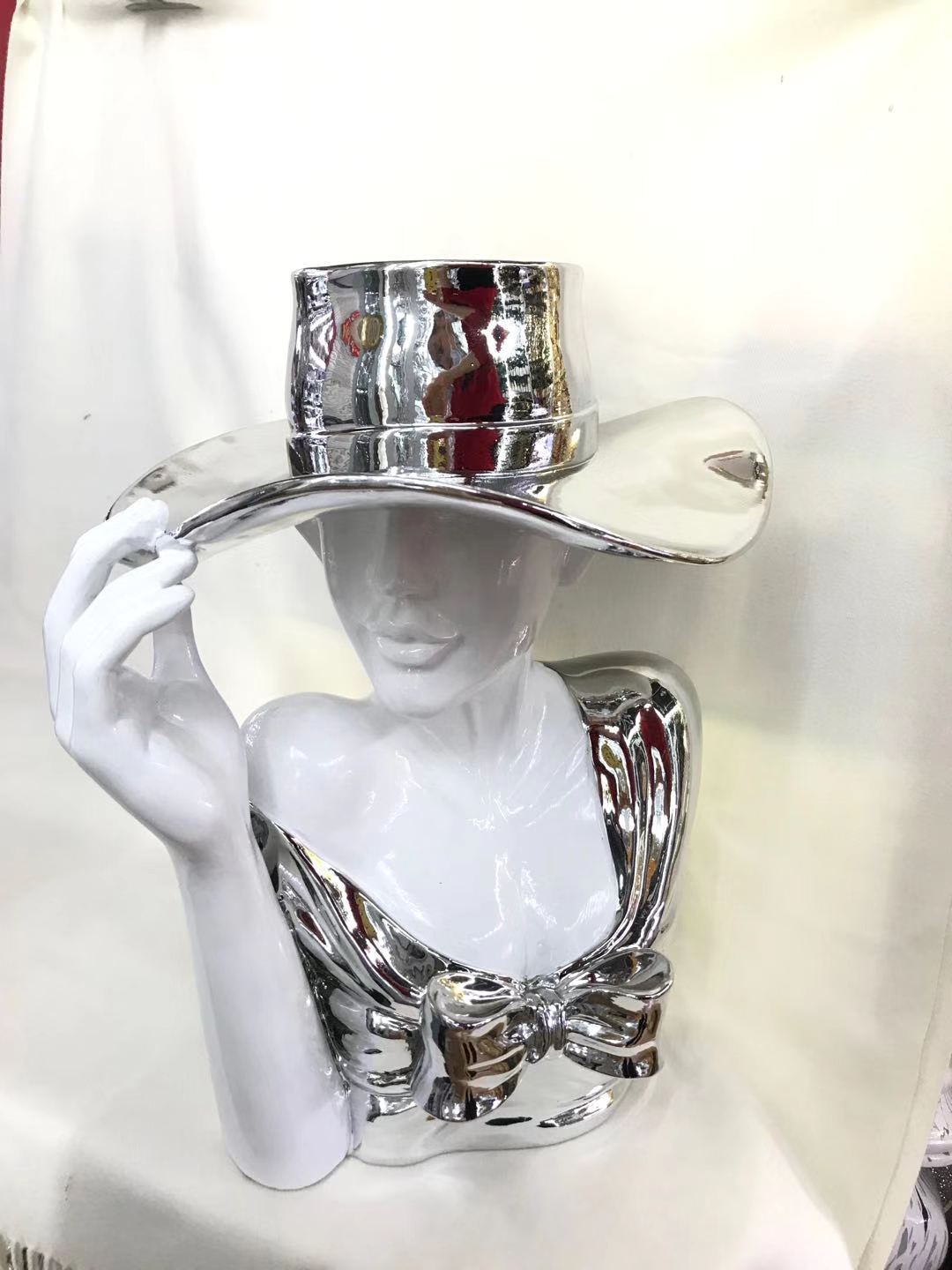 Western-style beauty resin flowerpot Item Picture