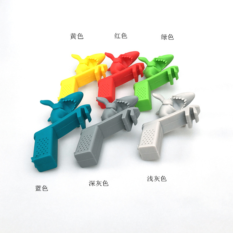 鲨鱼泡茶器/硅胶滤茶器/硅胶咖啡茶包白底实物图