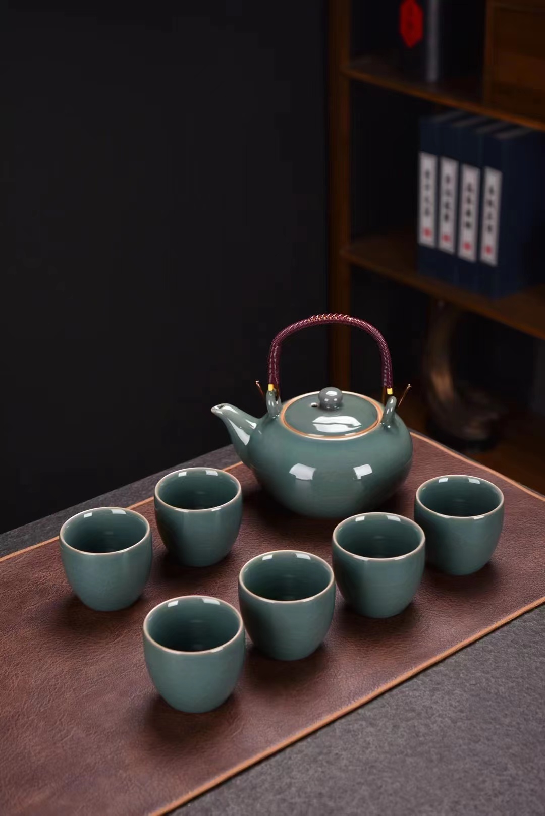 Kunkun Ceramics' new 7-piece set of Chinese-style Ge kiln crackle handle teapot tea sets, home large-capacity office reception Kung Fu tea cups, complete set gift box 120 Application Scenario