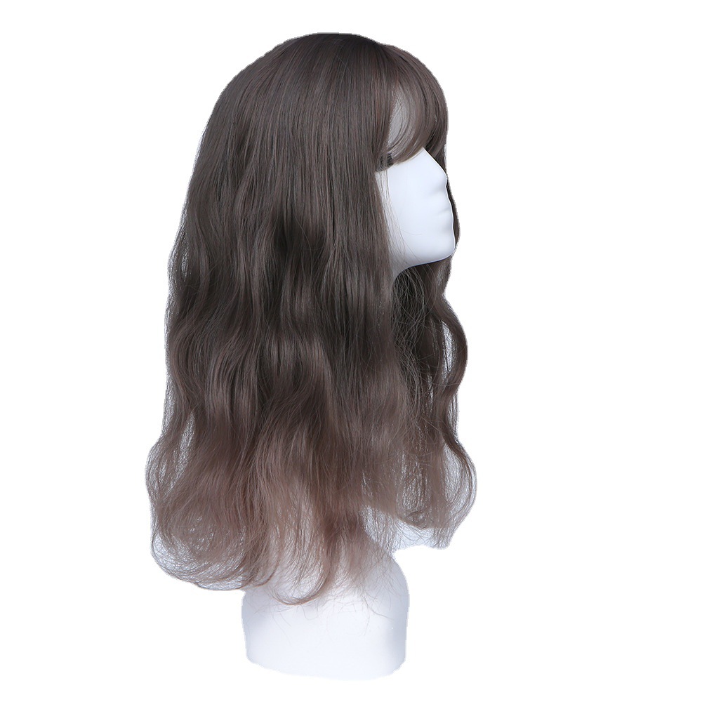 The new wig features short hair, fluffy woolen curls, natural medium hair and curly hair, and a lifelike, natural and fluffy face Item Picture
