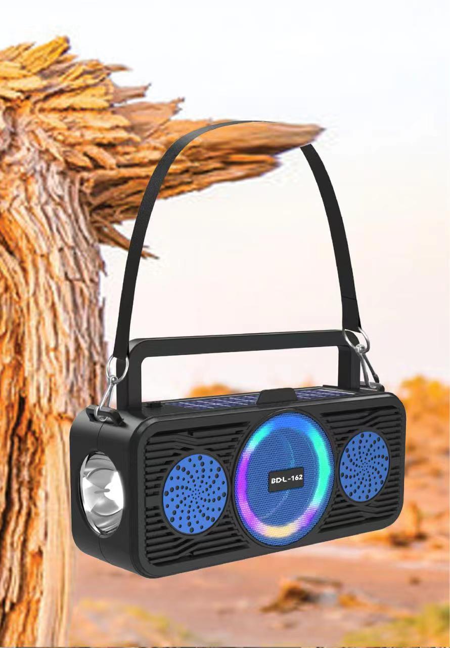 蓝牙音箱 收音机可插U盘和TF卡带1622