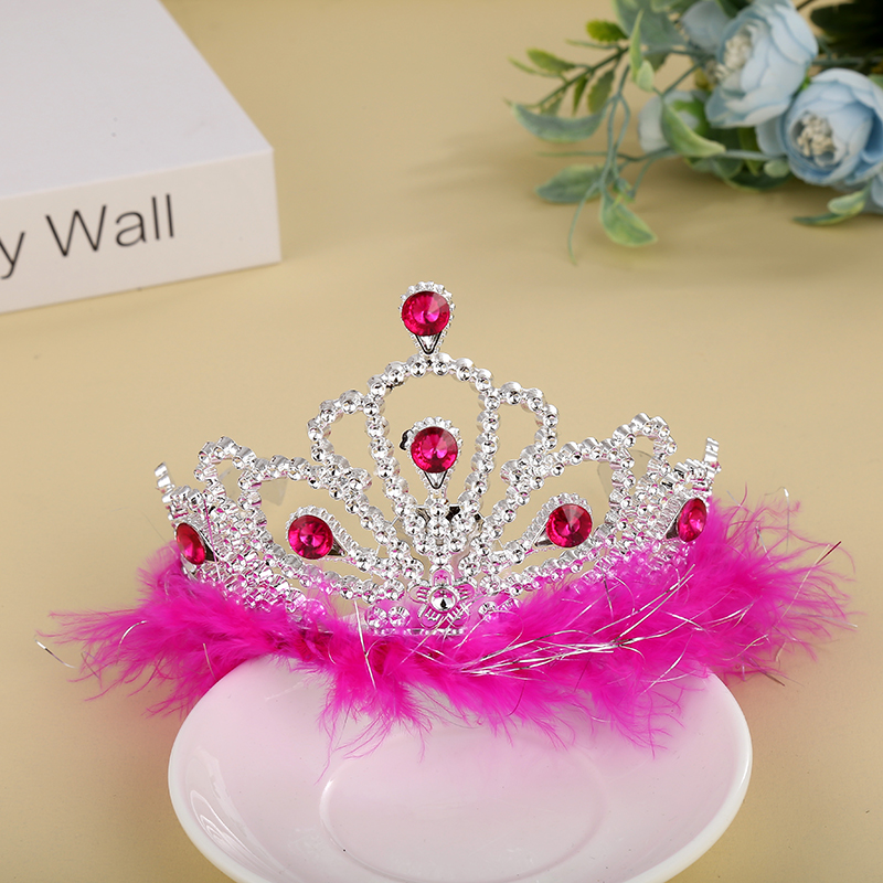 Ordinary Korean-style crown garland, medium-sized crown hat, little girl headband Application Scenario