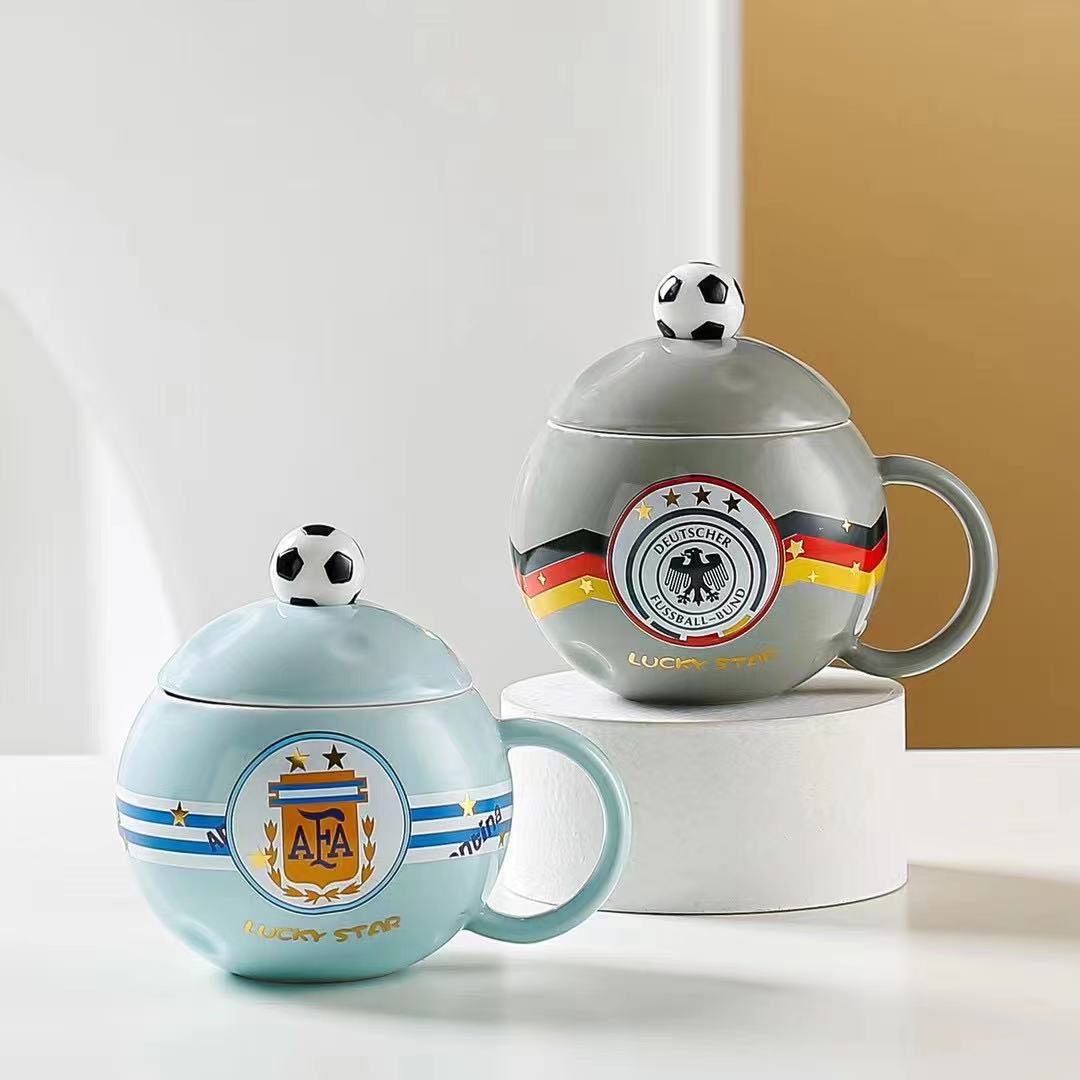 ins Creative high appearance level football cup, Internet celebrity mug, covered spoon breakfast cup, round ceramic cup, LOGO production, Zhuoqia 006 details Picture
