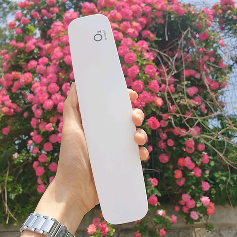 现货智能牙刷消毒器紫外线菌烘干便携UVC智能旅行收纳牙刷盒