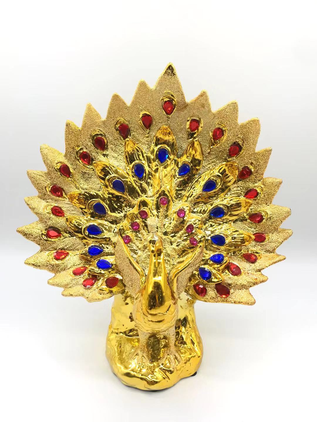 The peacock spreading its tail is a must-have for the entrance hall decoration details Picture