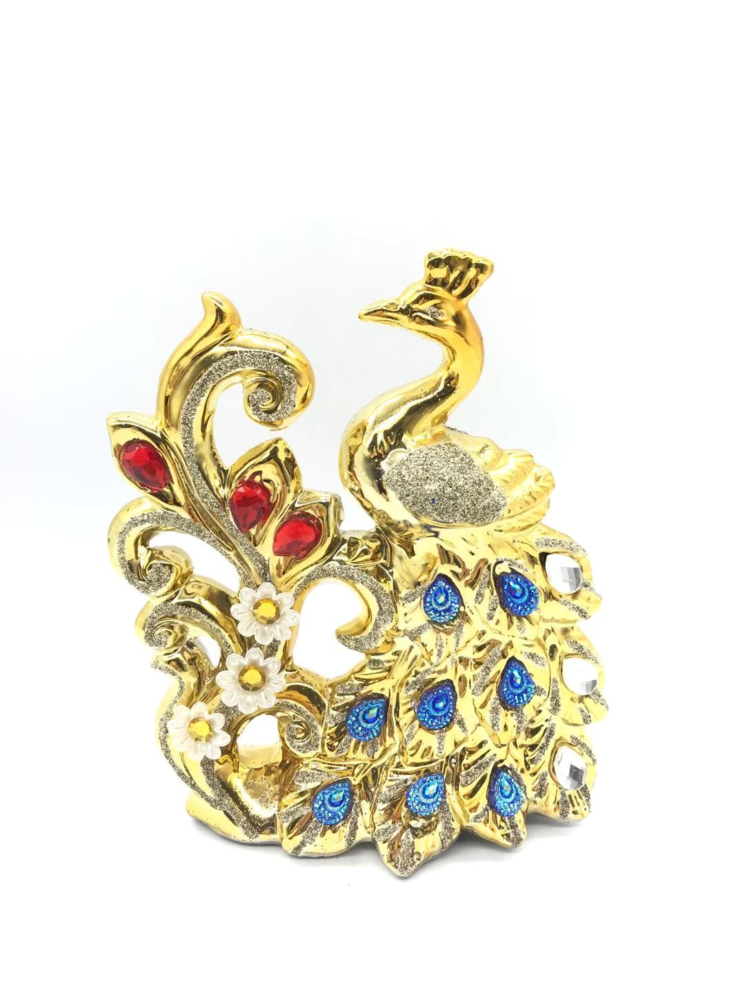 Peacock Spreading its tail ceramic decoration for the living room Application Scenario