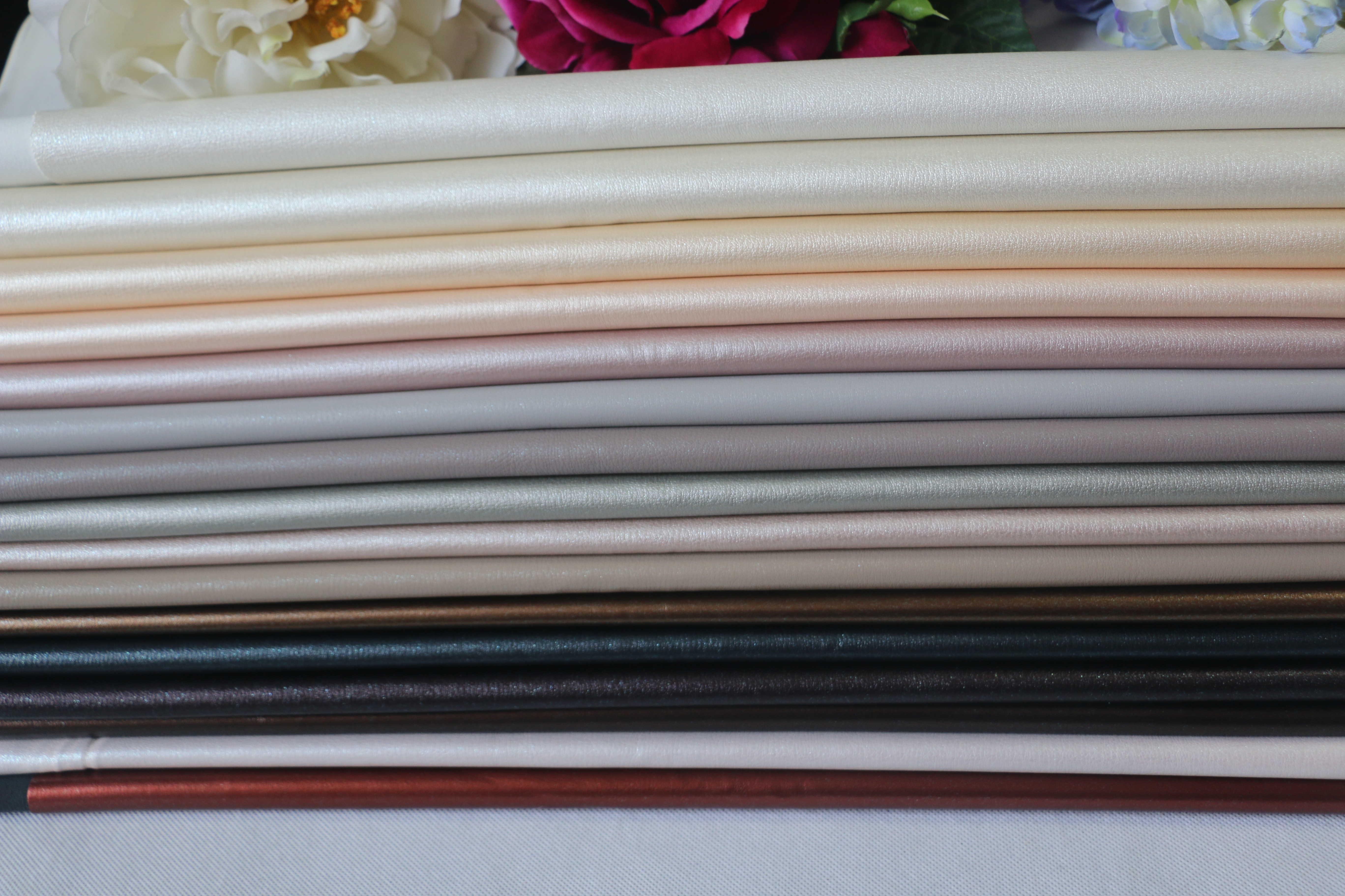 Yikelong Environmental Protection Decorative Leather, hotel soft packaging material factory wholesale artificial leather, cosmetic leather in stock