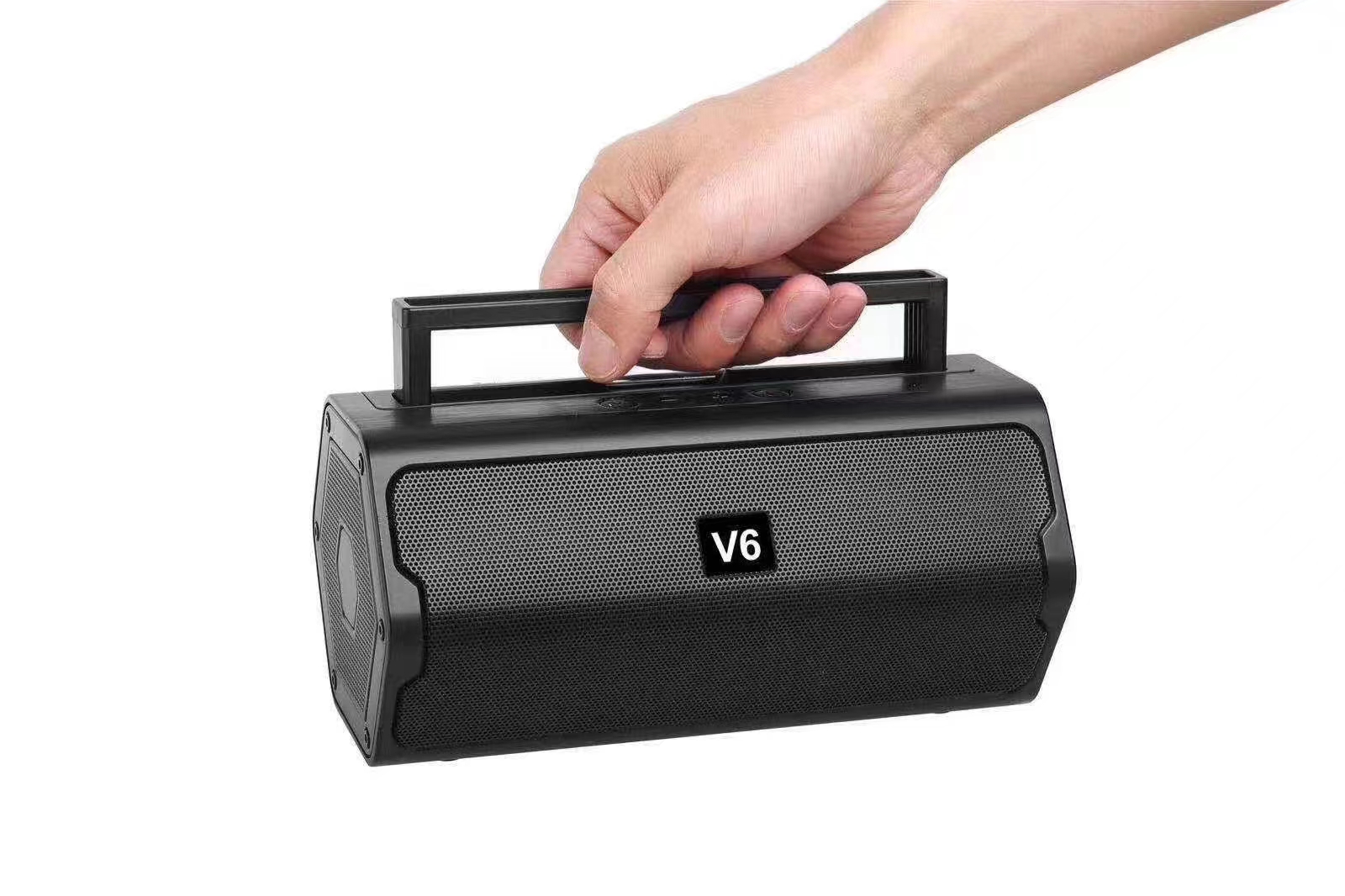 The Bluetooth speaker V6S comes with a sun, a radio, a card and a USB flash drive Application Scenario