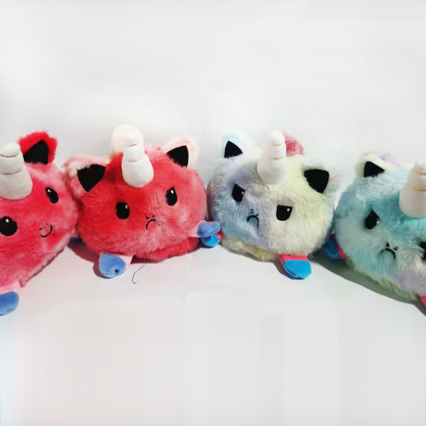 Export of 15-centimeter mixed-color plush toys, flip plush cats and plush dragons details Picture