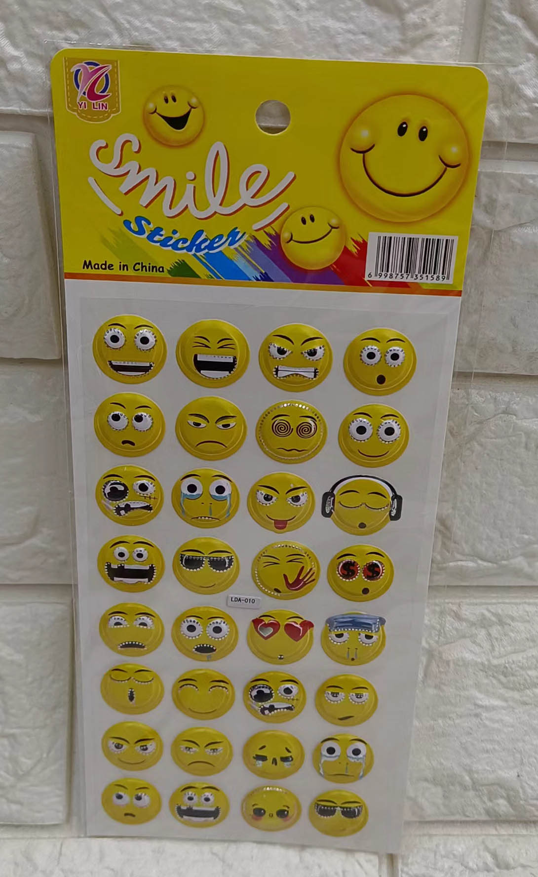 LDA smiley Face gold-embossed bubble stickers Application Scenario