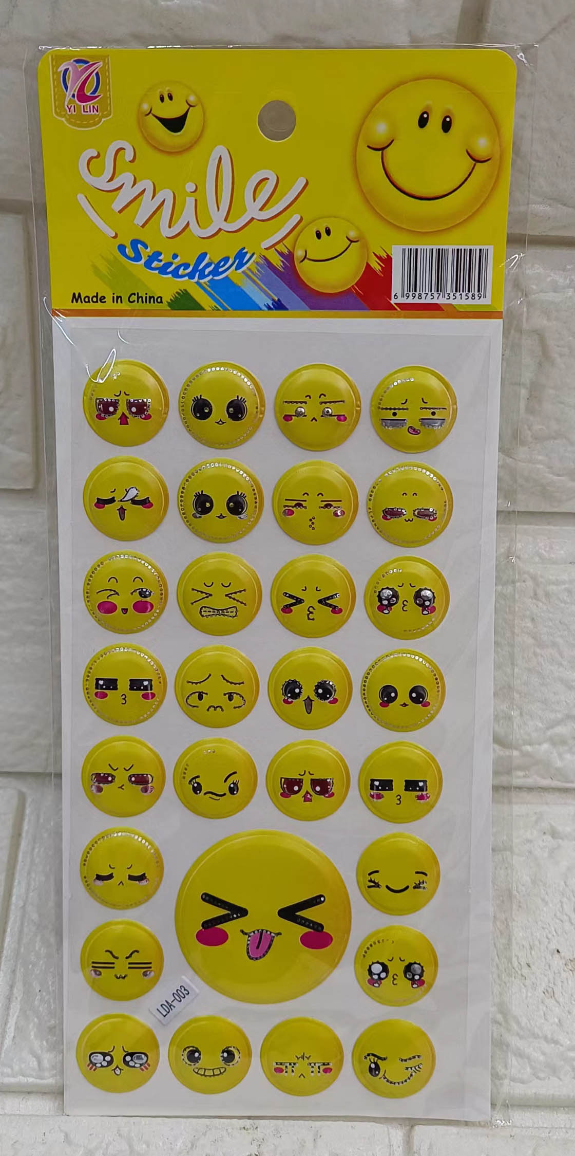 LDA smiley Face gold-embossed bubble stickers Specification image