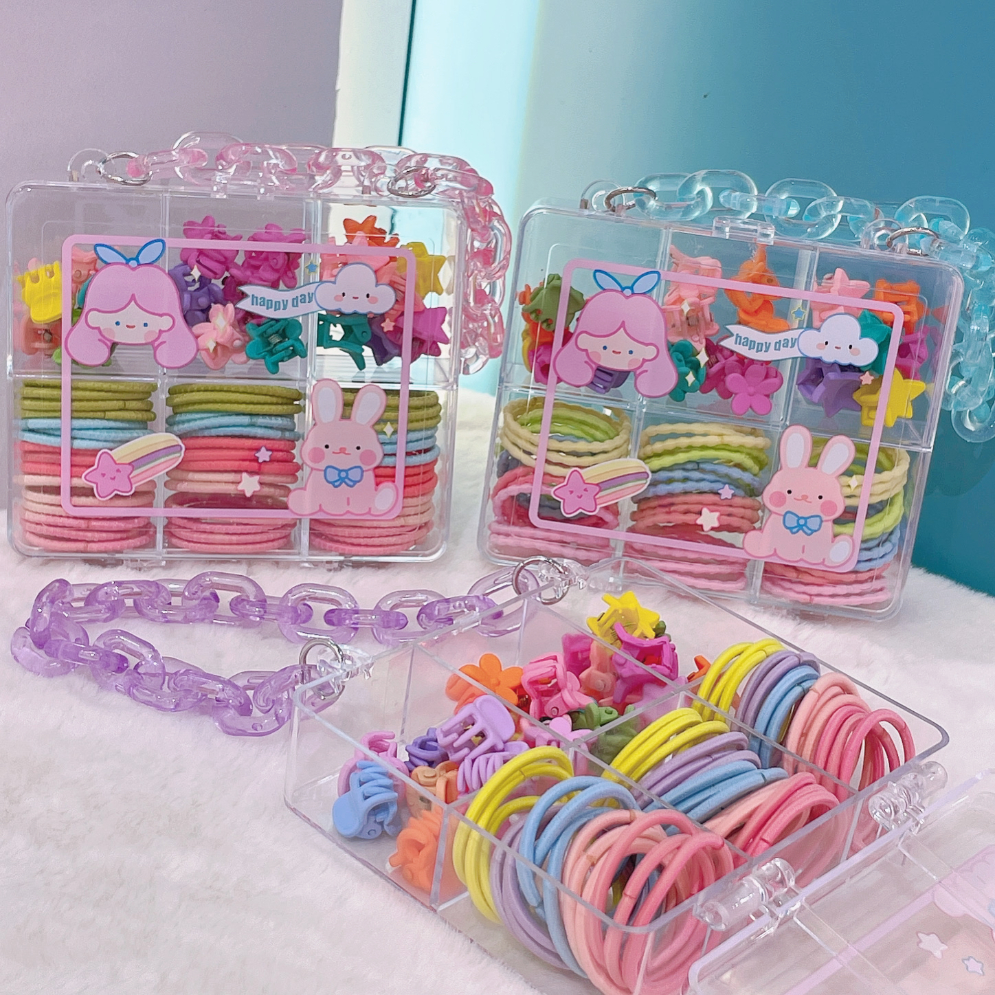 The jelly chain six-compartment box features an exquisite and cute design. It offers a variety of children's headwear combinations, which are simple and elegant. It is a must-have gift for princess festivals and can be used as a decorative item details Picture