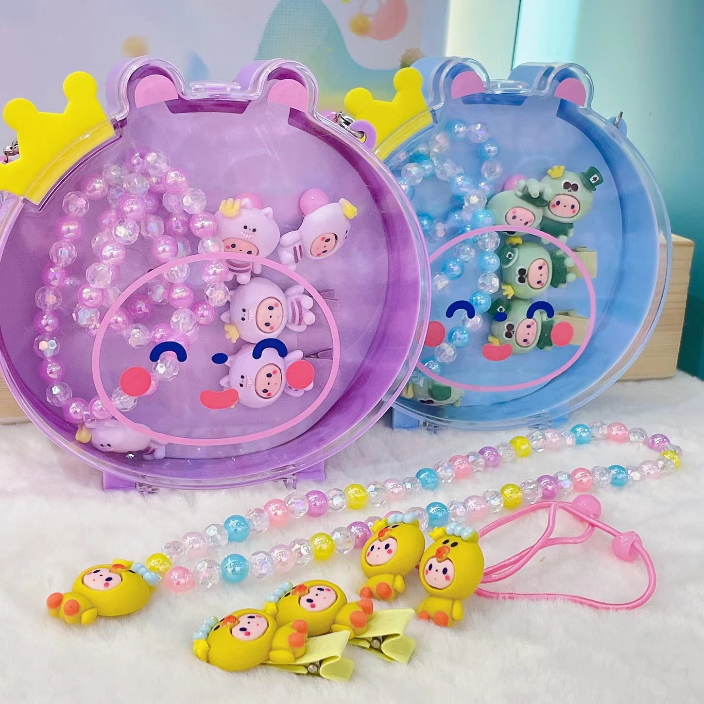 The Crown Monkey Gift Box is an IP-authorized classic cartoon-shaped necklace with multiple combinations. It is a must-have gift for princesses and a carefully selected choice Application Scenario