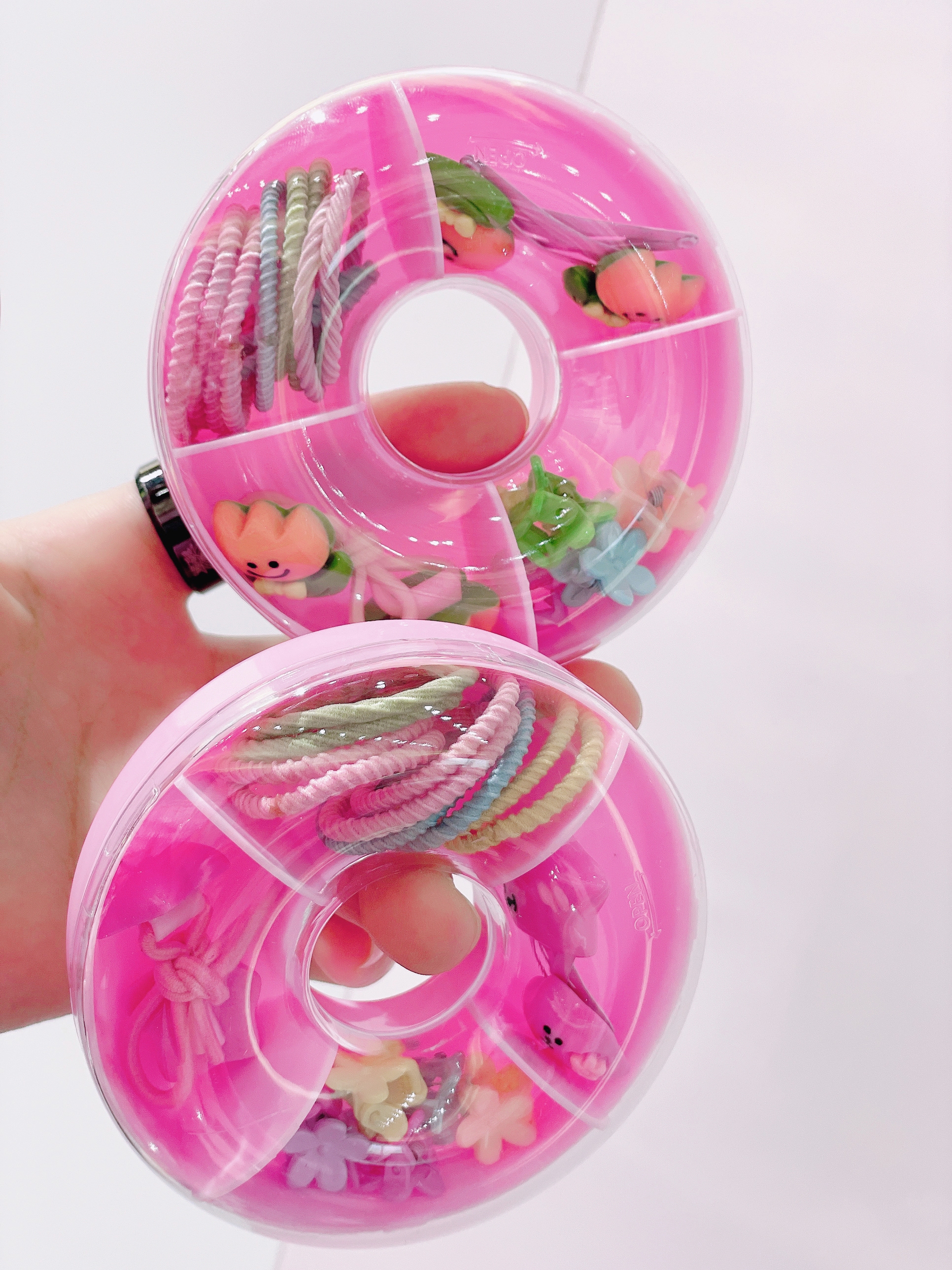 Donut-shaped rubber band head duck clip with multiple combinations, simple and elegant. A must-have for children, suitable for princesses over 3 years old Specification image