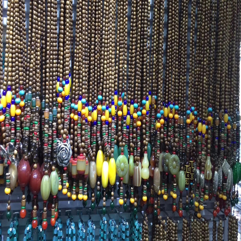The wooden bead sweater chain has a high-end feel, a retro European and American style, and is simple to layer and wear Specification image